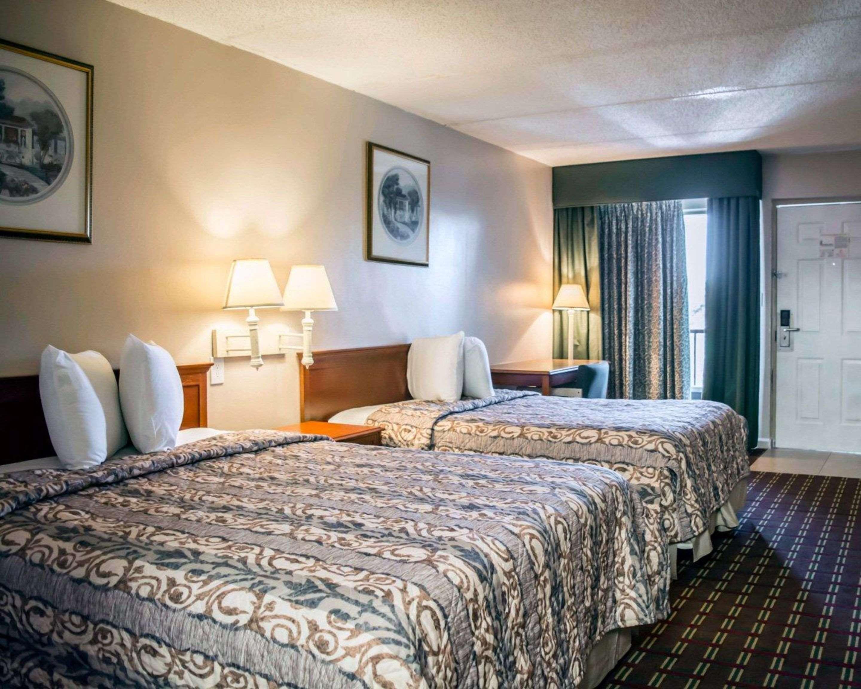 Rodeway Inn Clearwater-Dunedin ภายนอก รูปภาพ