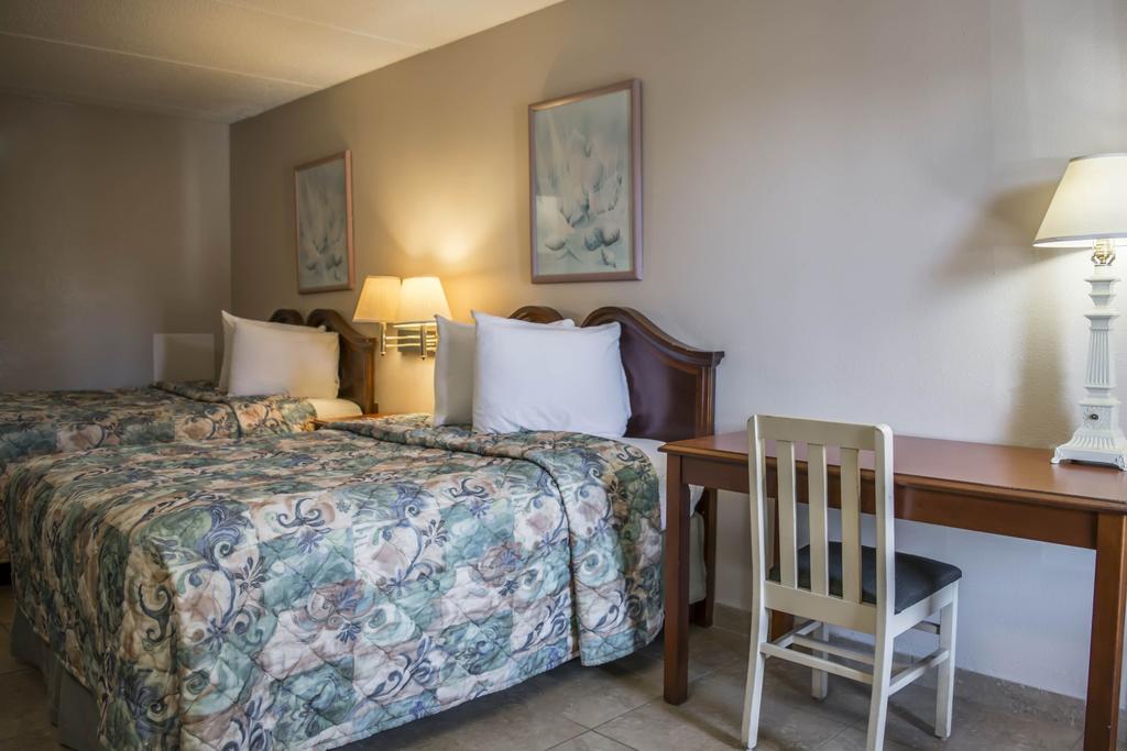 Rodeway Inn Clearwater-Dunedin ภายนอก รูปภาพ