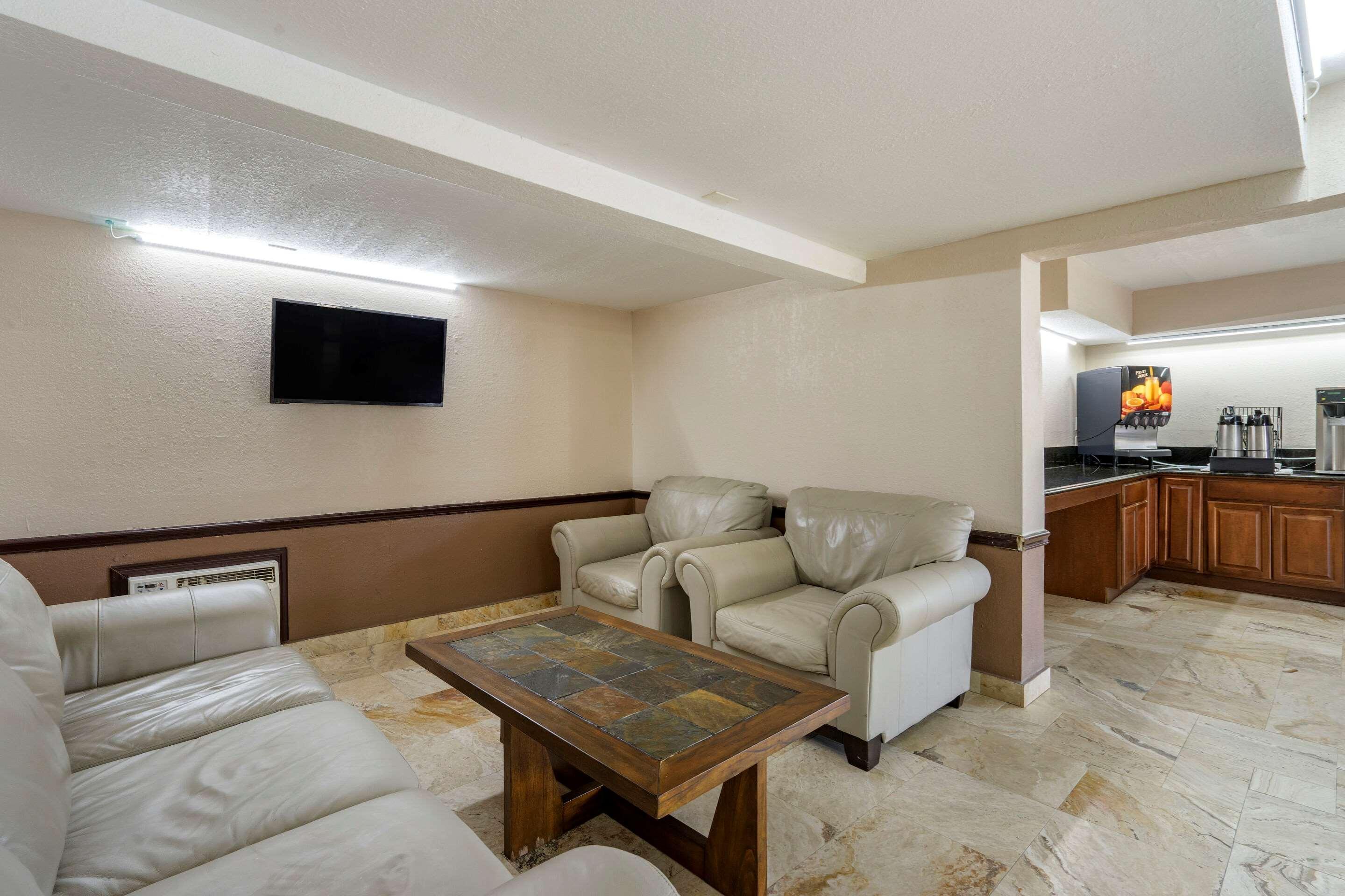 Rodeway Inn Clearwater-Dunedin ภายนอก รูปภาพ