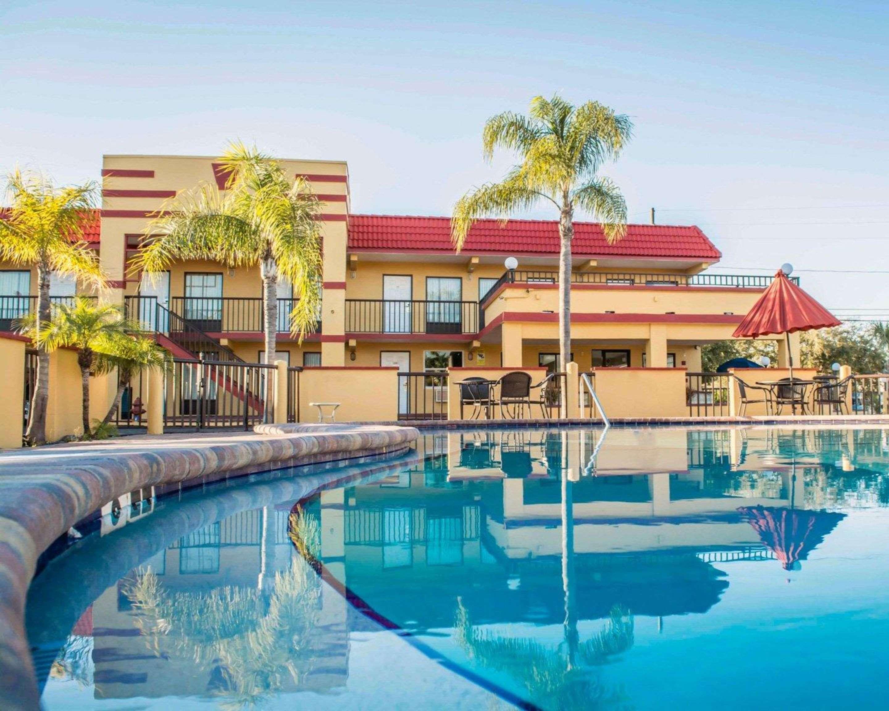 Rodeway Inn Clearwater-Dunedin ภายนอก รูปภาพ