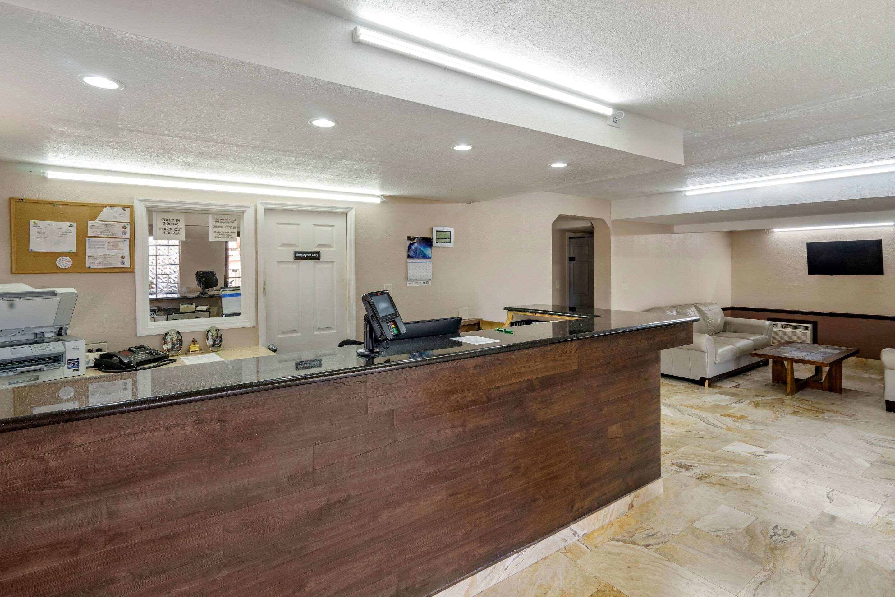 Rodeway Inn Clearwater-Dunedin ภายนอก รูปภาพ