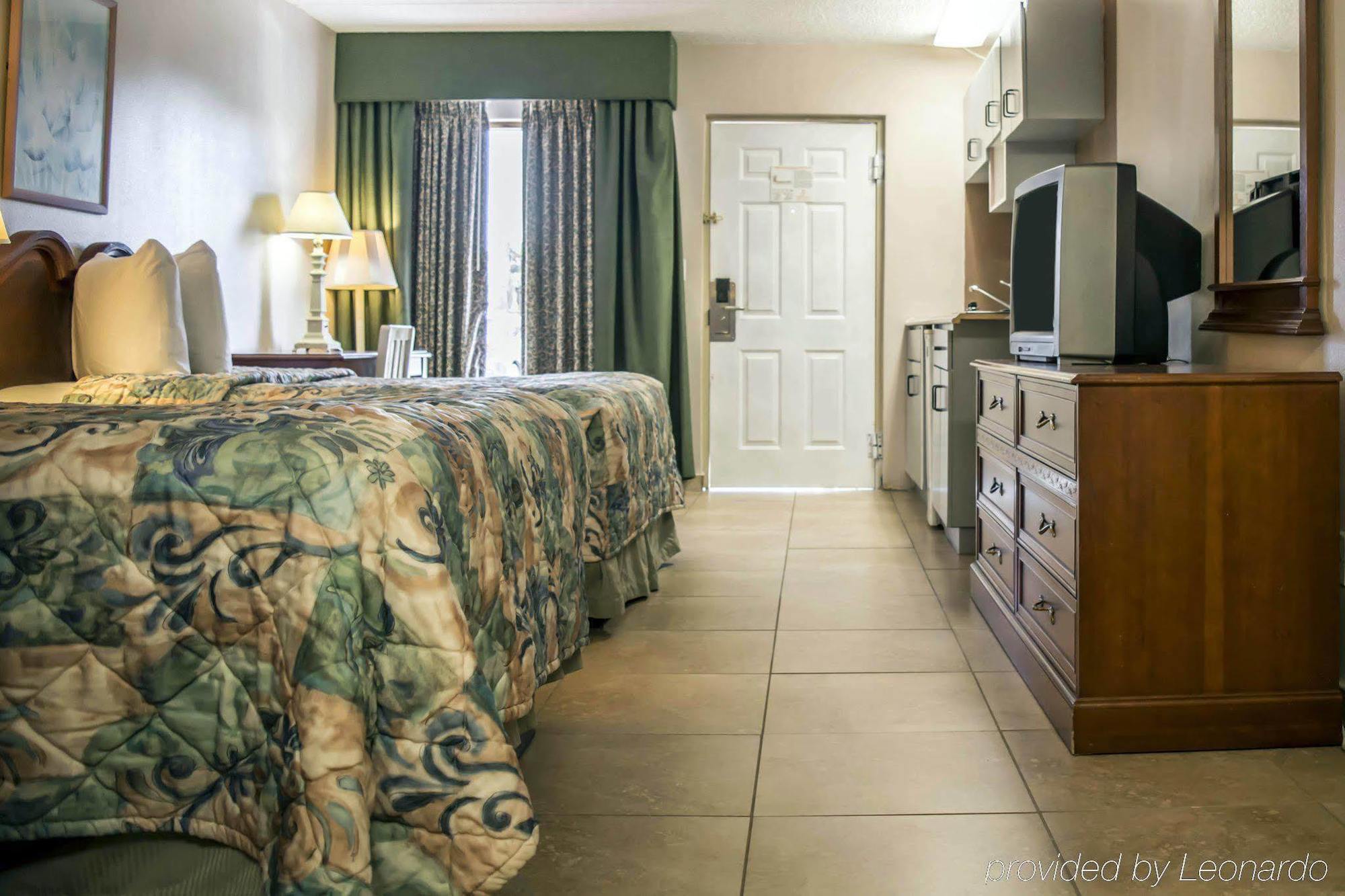 Rodeway Inn Clearwater-Dunedin ภายนอก รูปภาพ