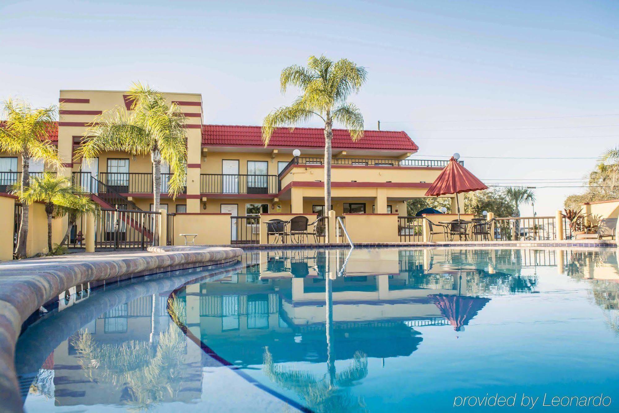 Rodeway Inn Clearwater-Dunedin ภายนอก รูปภาพ